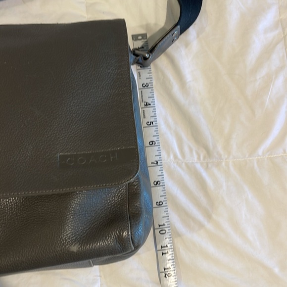 Coach “Camden” Pebbled Leather Unisex Messenger Bag - Picture 15 of 16